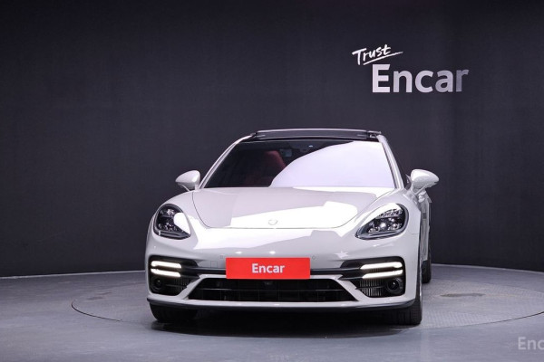 2023 Porsche Panamera с пробегом 17 908 км