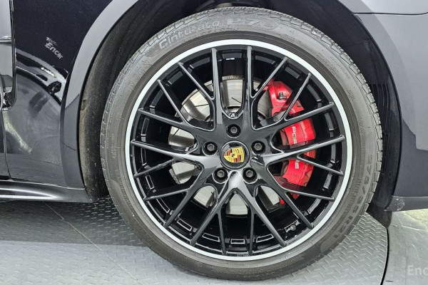 2022 Porsche Panamera с пробегом 74 638 км
