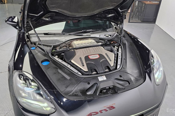2022 Porsche Panamera с пробегом 74 638 км