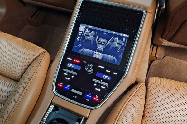 2023 Porsche Panamera с пробегом 19 783 км