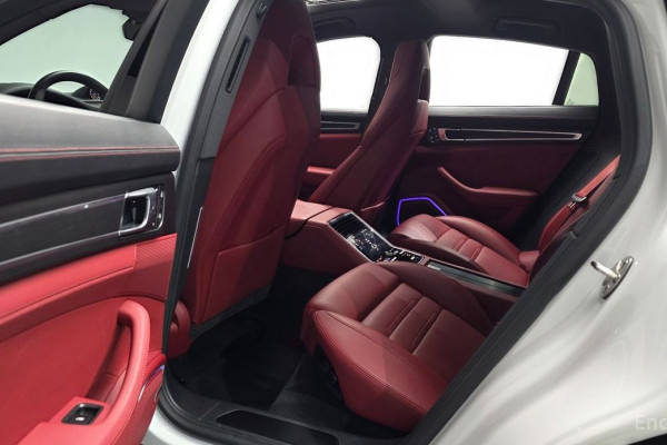 2023 Porsche Panamera с пробегом 46 812 км