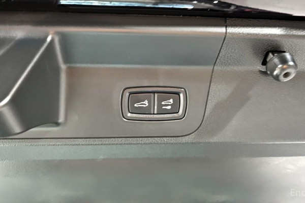 2023 Porsche Panamera с пробегом 13 553 км