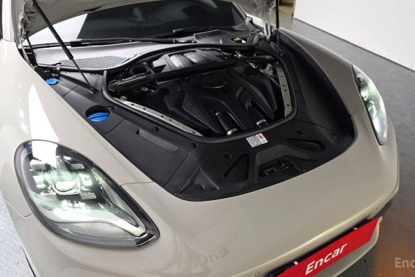 2023 Porsche Panamera с пробегом 31 738 км