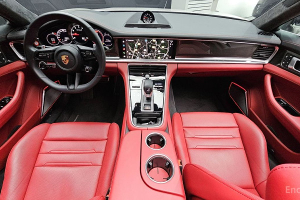 2023 Porsche Panamera с пробегом 17 908 км