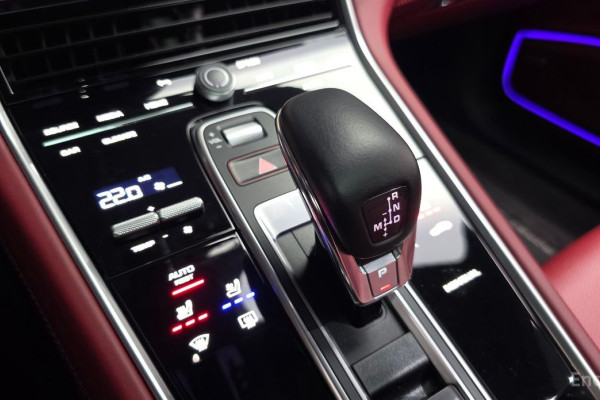 2023 Porsche Panamera с пробегом 31 738 км