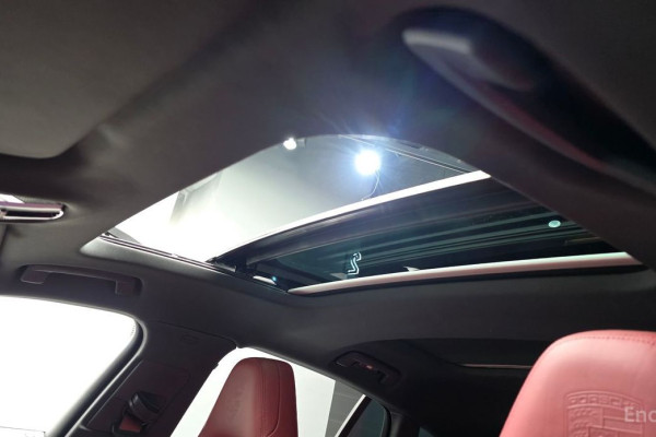 2023 Porsche Panamera с пробегом 46 812 км