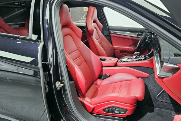 2022 Porsche Panamera с пробегом 74 638 км