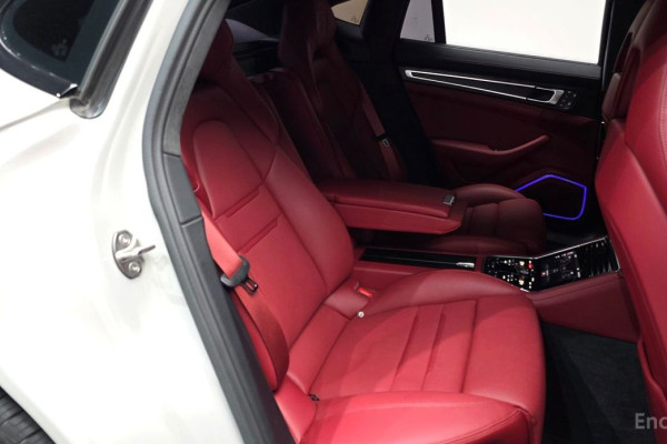 2023 Porsche Panamera с пробегом 31 738 км