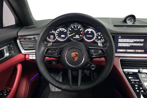 2023 Porsche Panamera с пробегом 31 738 км