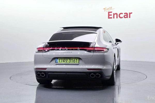 2022 Porsche Panamera с пробегом 12 320 км