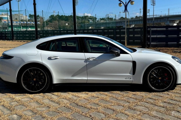 2022 Porsche Panamera с пробегом 36 200 км