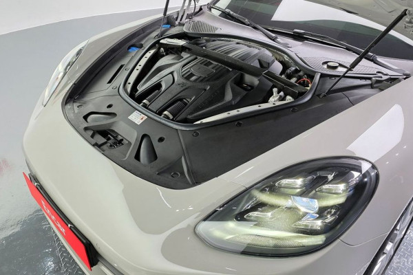 2022 Porsche Panamera с пробегом 12 320 км
