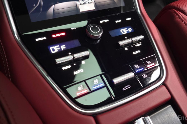 2023 Porsche Panamera с пробегом 31 738 км