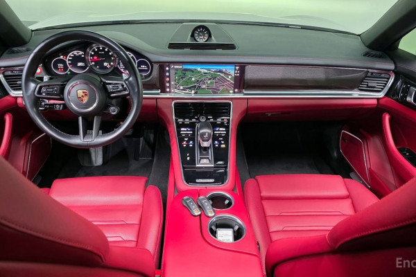 2022 Porsche Panamera с пробегом 12 320 км