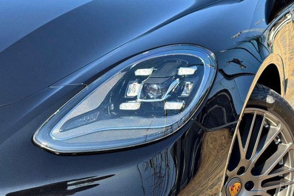 2022 Porsche Panamera с пробегом 36 000 км