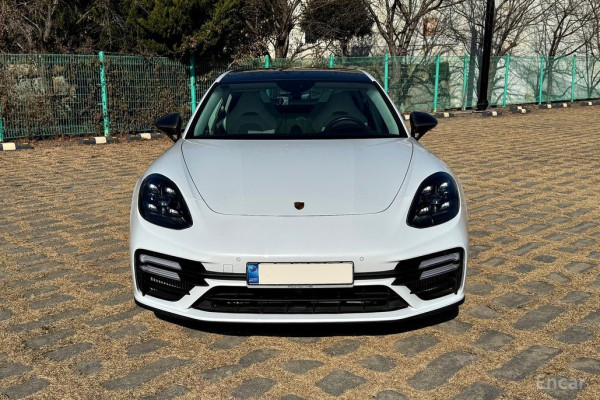 2022 Porsche Panamera с пробегом 36 200 км