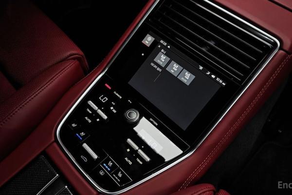 2023 Porsche Panamera с пробегом 17 908 км