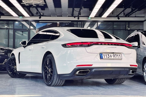 2021 Porsche Panamera с пробегом 41 296 км
