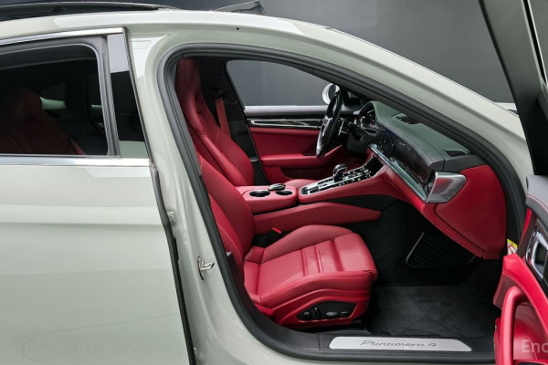 2022 Porsche Panamera с пробегом 12 320 км