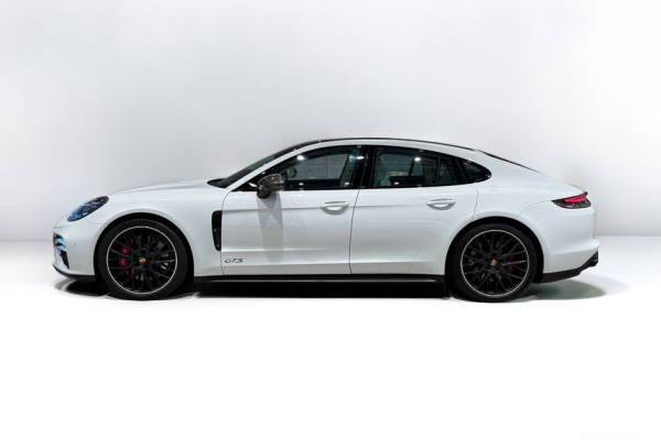 2022 Porsche Panamera с пробегом 36 200 км