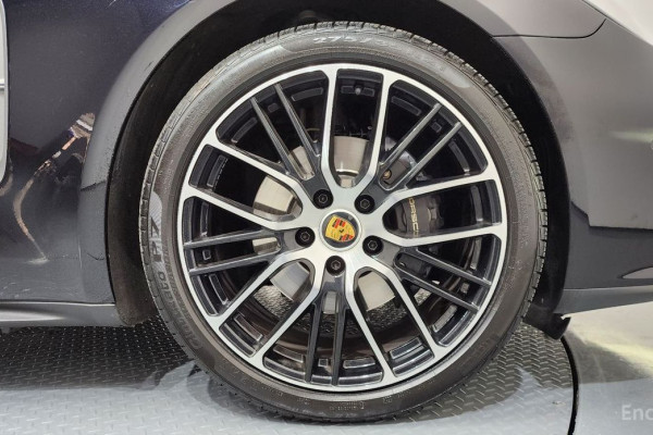 2023 Porsche Panamera с пробегом 63 204 км