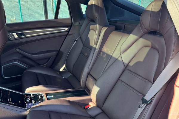 2022 Porsche Panamera с пробегом 36 000 км