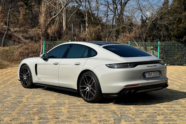 2021 Porsche Panamera с пробегом 21 950 км