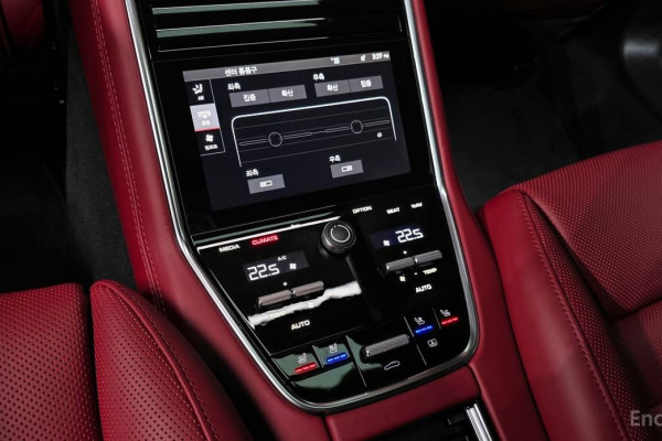 2022 Porsche Panamera с пробегом 12 320 км