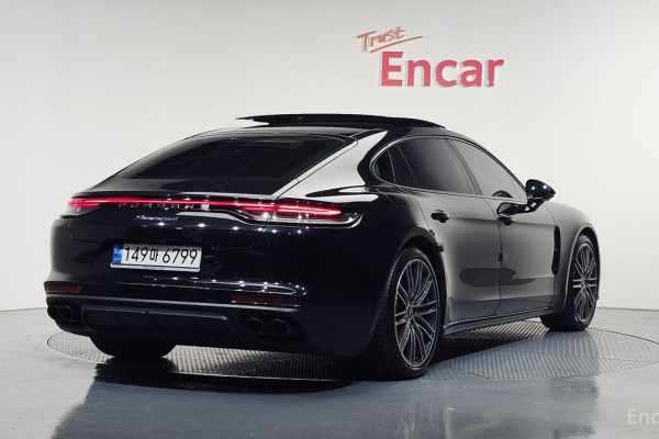 2022 Porsche Panamera с пробегом 79 396 км