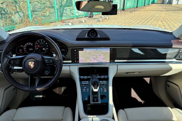 2022 Porsche Panamera с пробегом 36 200 км
