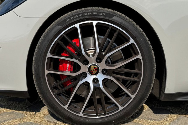 2021 Porsche Panamera с пробегом 21 950 км