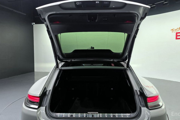 2022 Porsche Panamera с пробегом 12 320 км