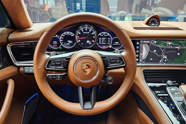 2022 Porsche Panamera с пробегом 34 701 км