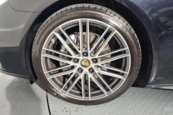 2022 Porsche Panamera с пробегом 79 396 км