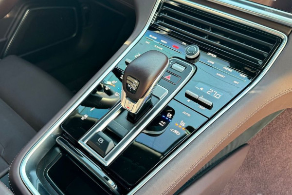 2022 Porsche Panamera с пробегом 36 000 км