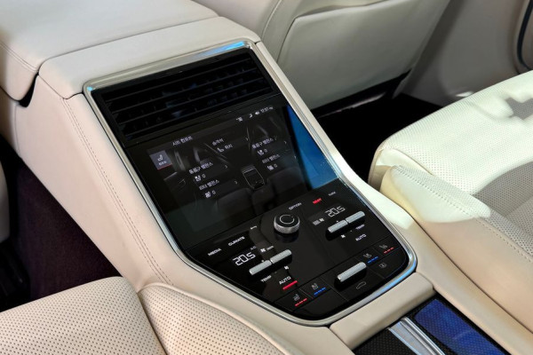 2022 Porsche Panamera с пробегом 36 200 км