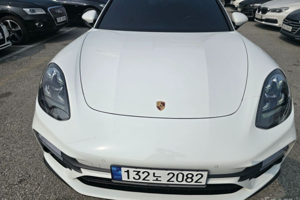 2022 Porsche Panamera с пробегом 37 724 км