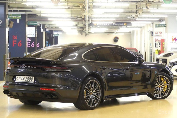 2021 Porsche Panamera с пробегом 12 830 км