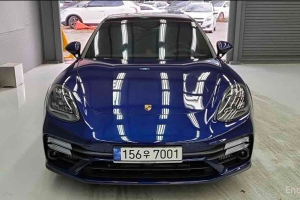 2022 Porsche Panamera с пробегом 25 748 км