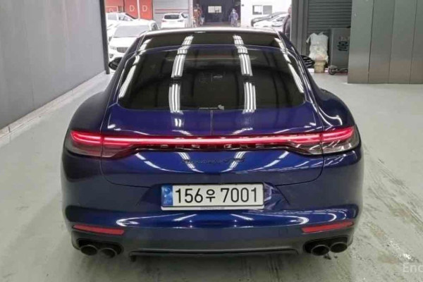 2022 Porsche Panamera с пробегом 25 748 км