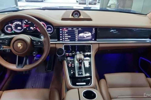 2022 Porsche Panamera с пробегом 25 748 км