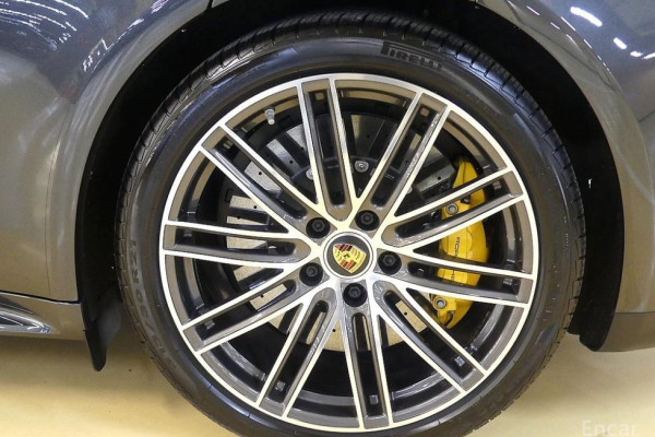 2021 Porsche Panamera с пробегом 12 830 км