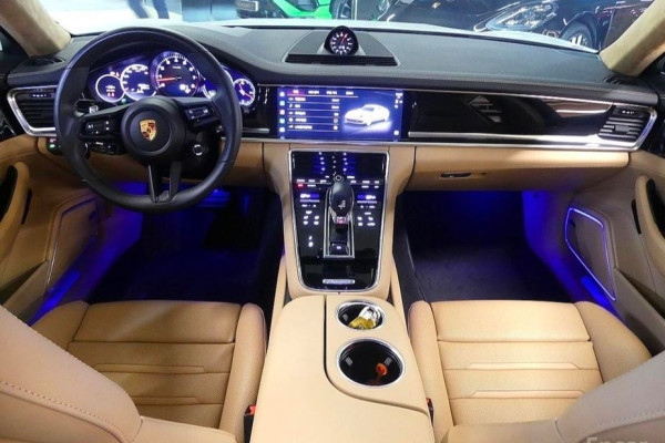2022 Porsche Panamera с пробегом 42 000 км