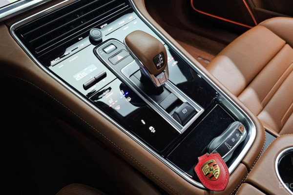 2021 Porsche Panamera с пробегом 19 457 км