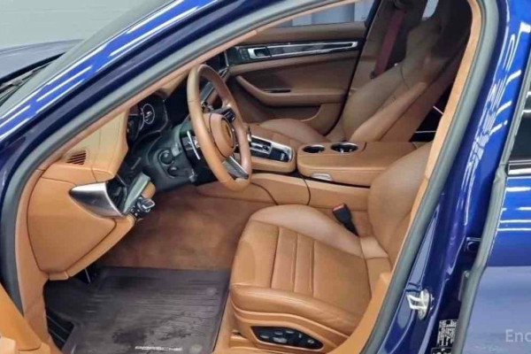 2022 Porsche Panamera с пробегом 25 748 км