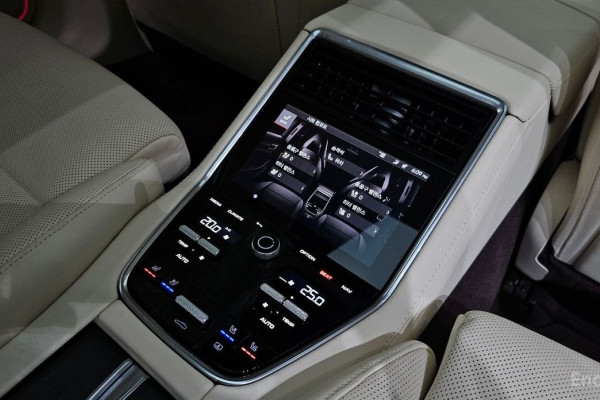 2023 Porsche Panamera с пробегом 44 855 км