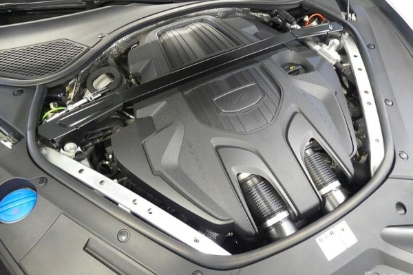 2022 Porsche Panamera с пробегом 42 000 км