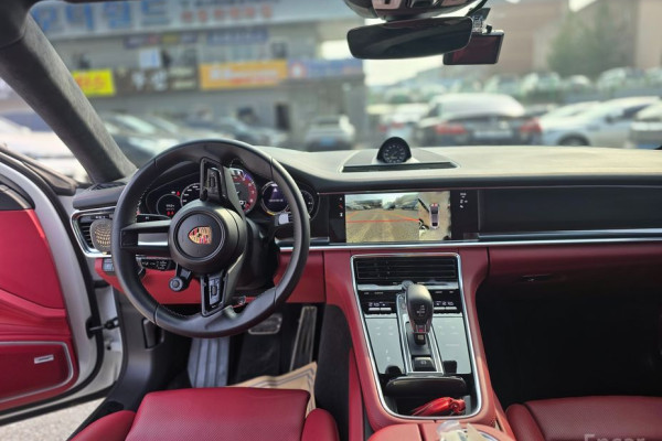2022 Porsche Panamera с пробегом 37 724 км