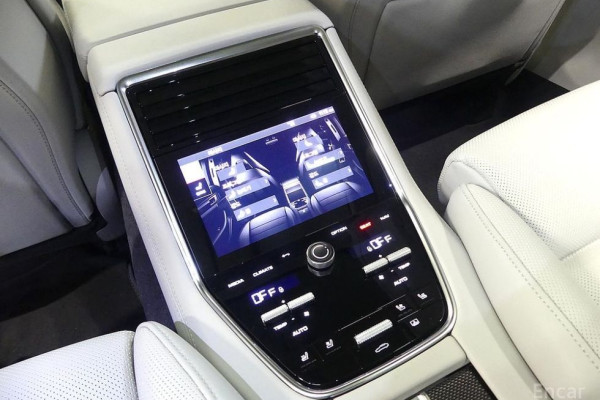 2021 Porsche Panamera с пробегом 12 830 км