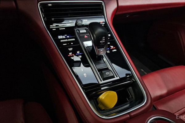 2022 Porsche Panamera с пробегом 68 011 км